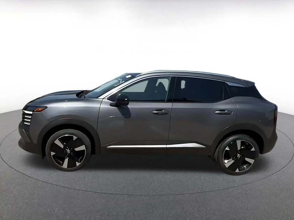 2026 Nissan Kicks - Image 9 of 31