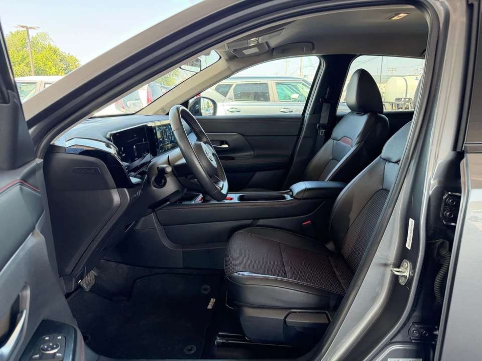 2026 Nissan Kicks - Image 27 of 31