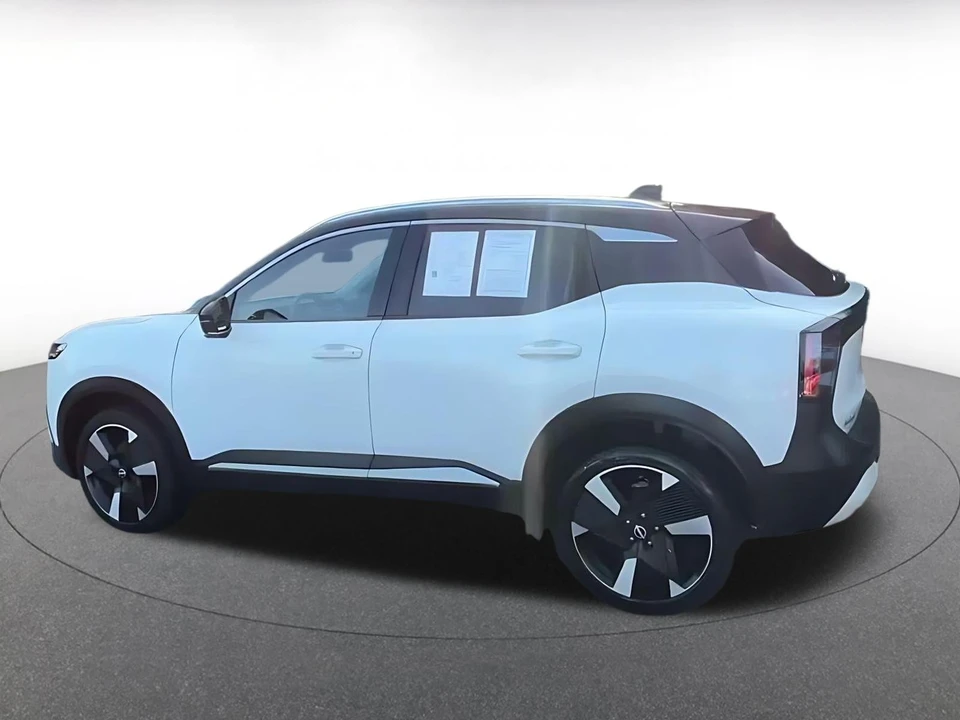 2026 Nissan Kicks - Image 11 of 31