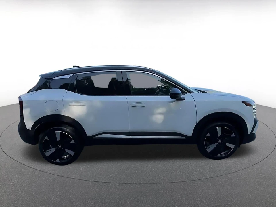 2026 Nissan Kicks - Image 17 of 31