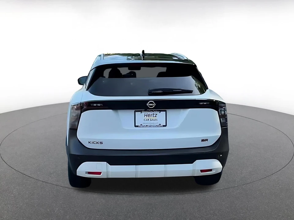 2026 Nissan Kicks - Image 14 of 31