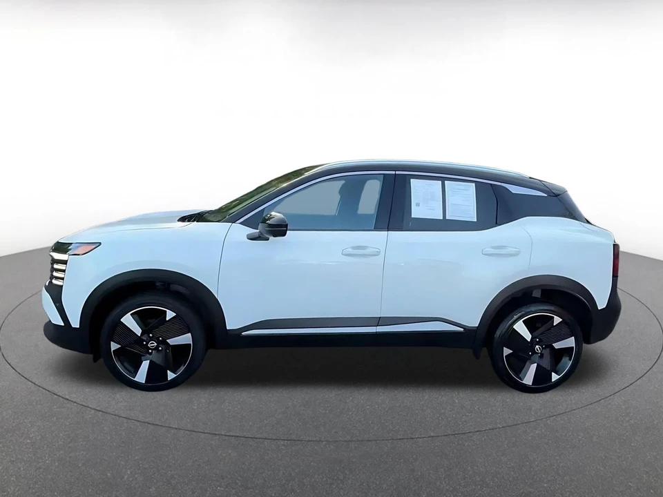 2026 Nissan Kicks - Image 9 of 31
