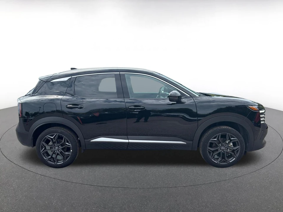 2026 Nissan Kicks - Image 17 of 31