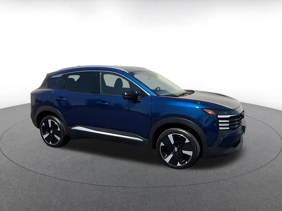 2026 Nissan Kicks - Image 2 of 31