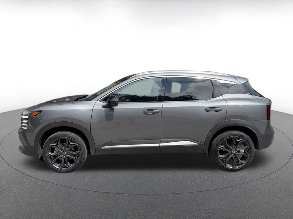 2026 Nissan Kicks - Image 9 of 31