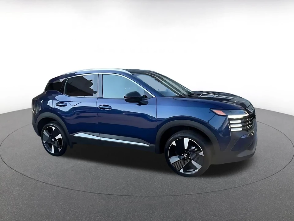 2026 Nissan Kicks - Image 2 of 31