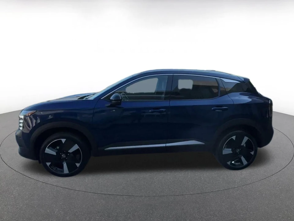 2026 Nissan Kicks - Image 9 of 31