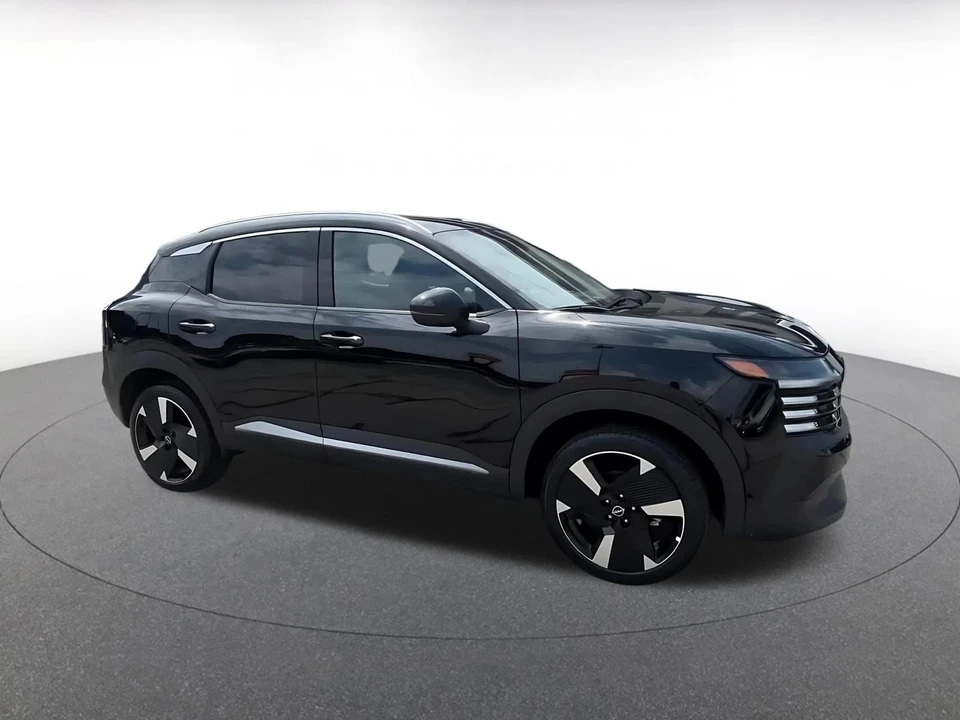 2026 Nissan Kicks - Image 2 of 31