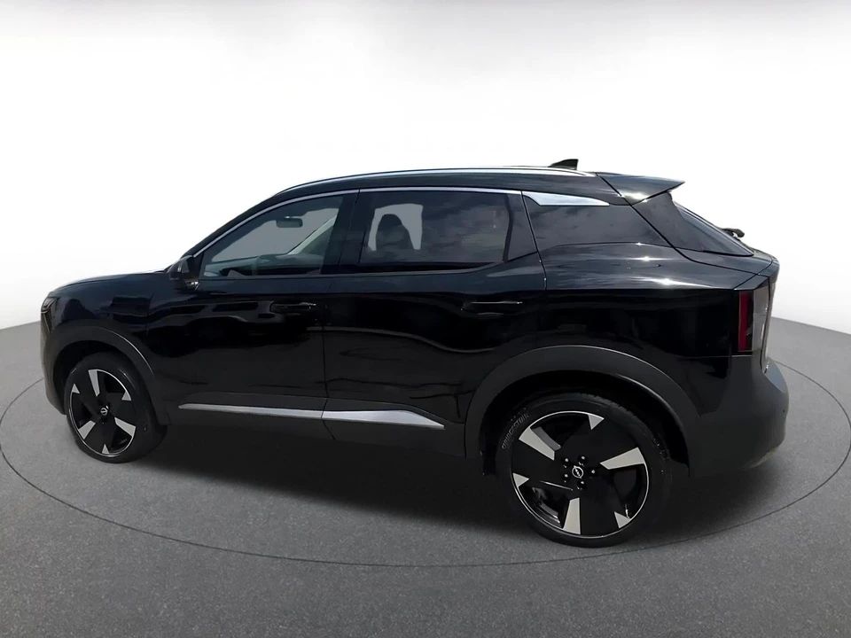 2026 Nissan Kicks - Image 12 of 31