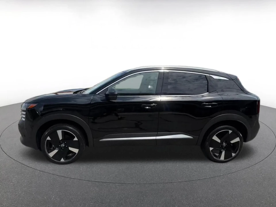 2026 Nissan Kicks - Image 11 of 31