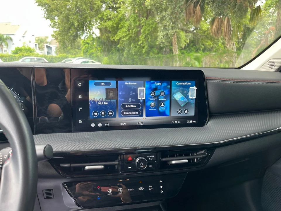 2026 Nissan Kicks - Image 18 of 31