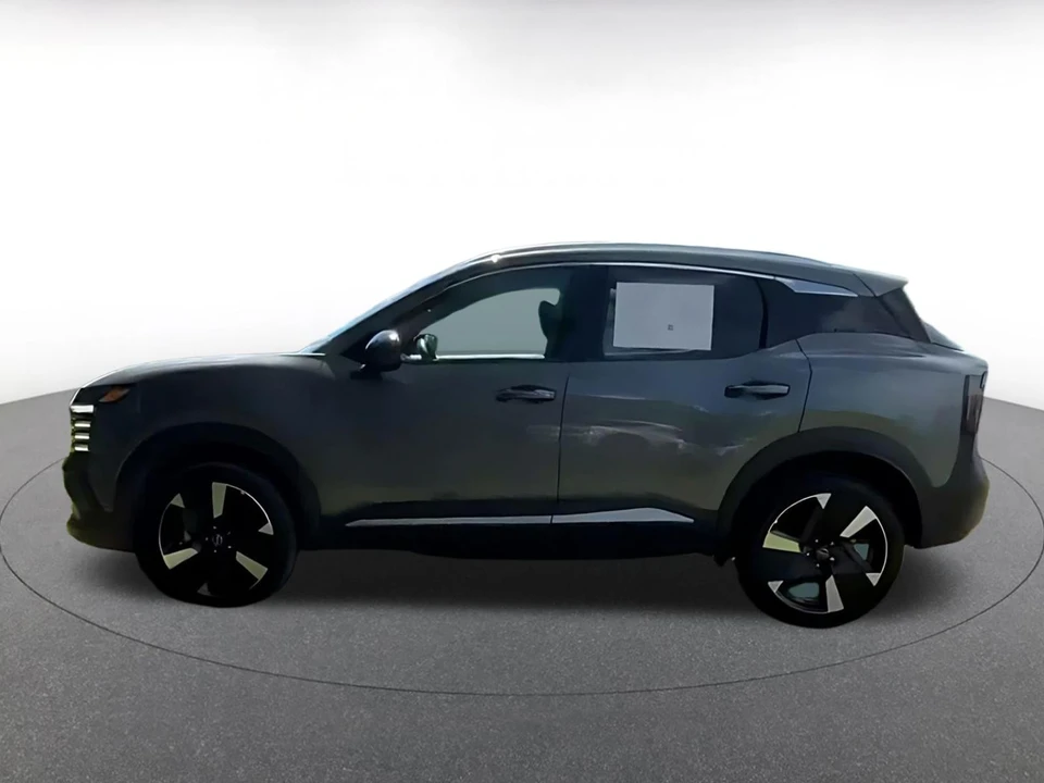 2026 Nissan Kicks - Image 11 of 31