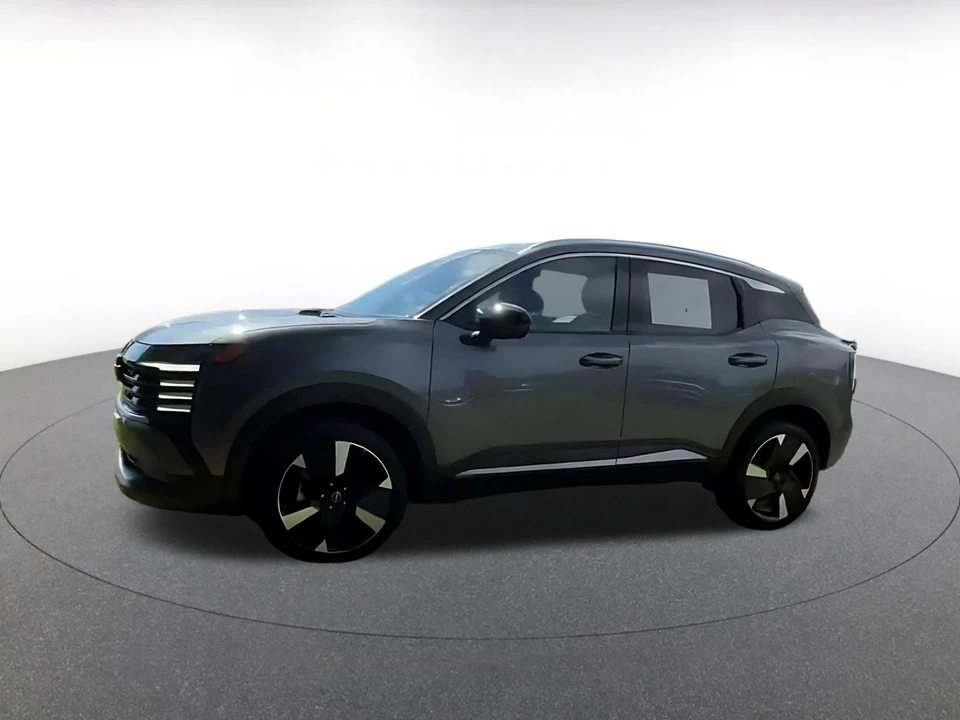 2026 Nissan Kicks - Image 8 of 31