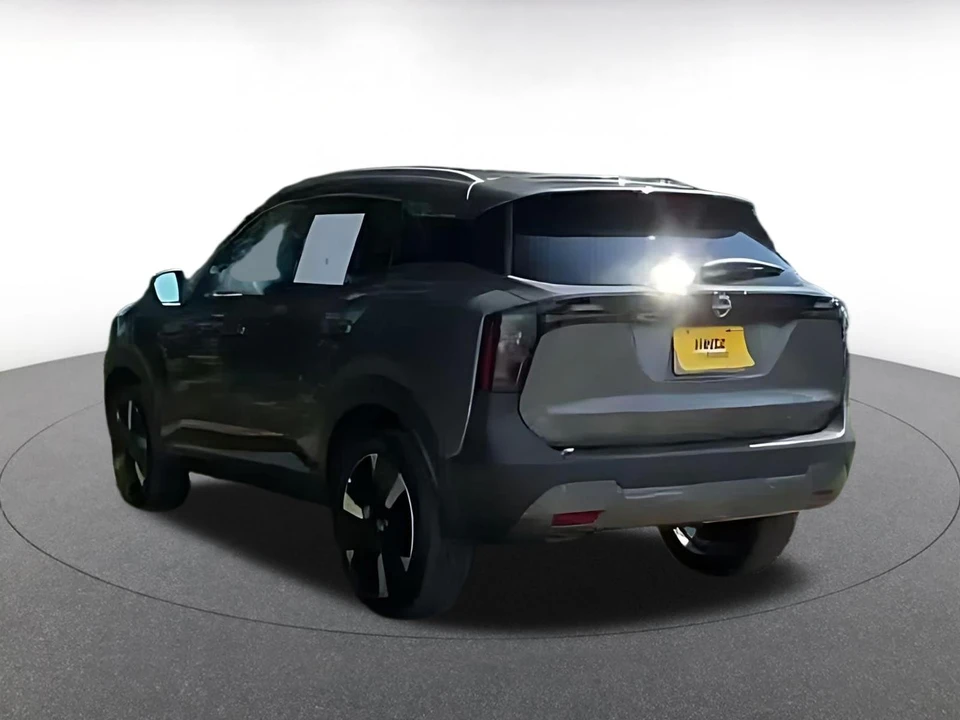 2026 Nissan Kicks - Image 16 of 31