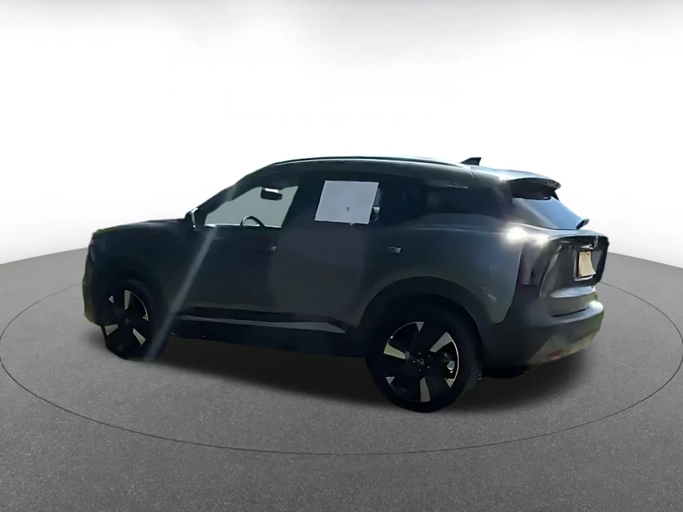 2026 Nissan Kicks - Image 9 of 31