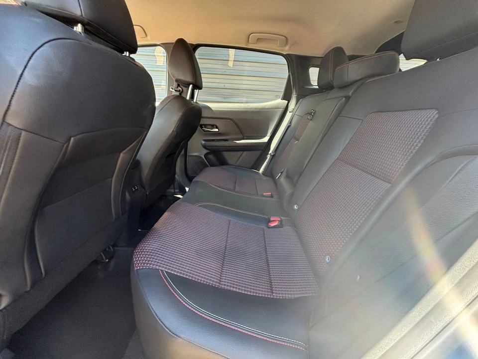 2026 Nissan Kicks - Image 23 of 31