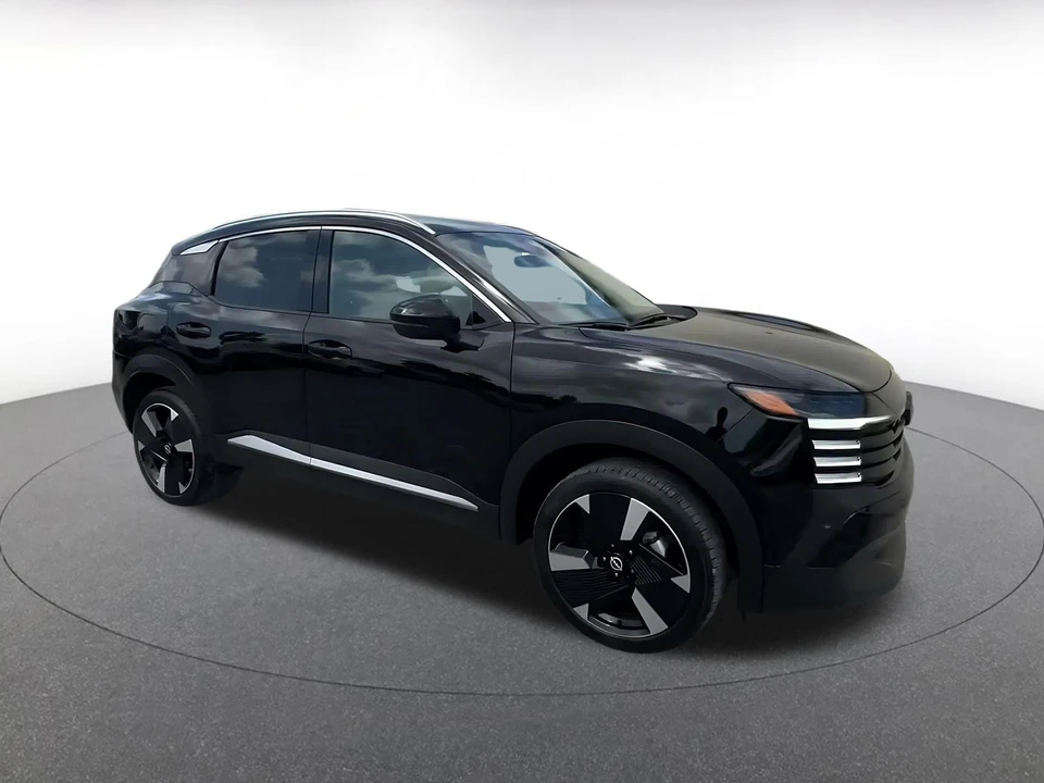 2026 Nissan Kicks - Image 2 of 31
