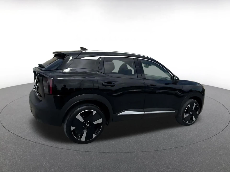 2026 Nissan Kicks - Image 17 of 31