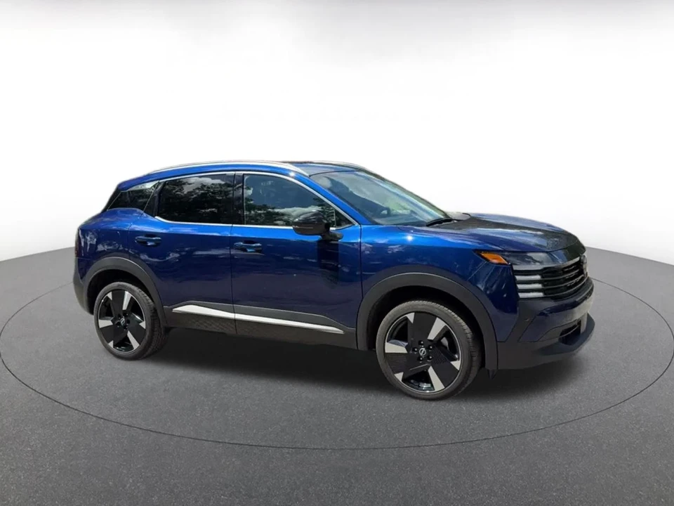 2026 Nissan Kicks - Image 2 of 31