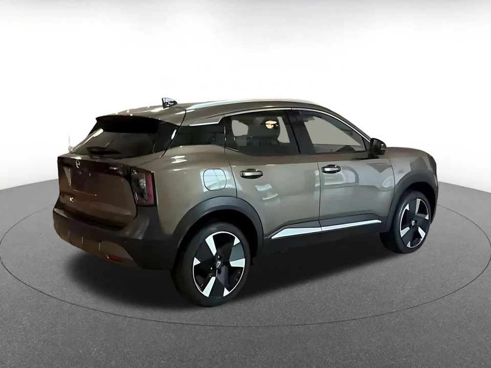 2026 Nissan Kicks - Image 15 of 31
