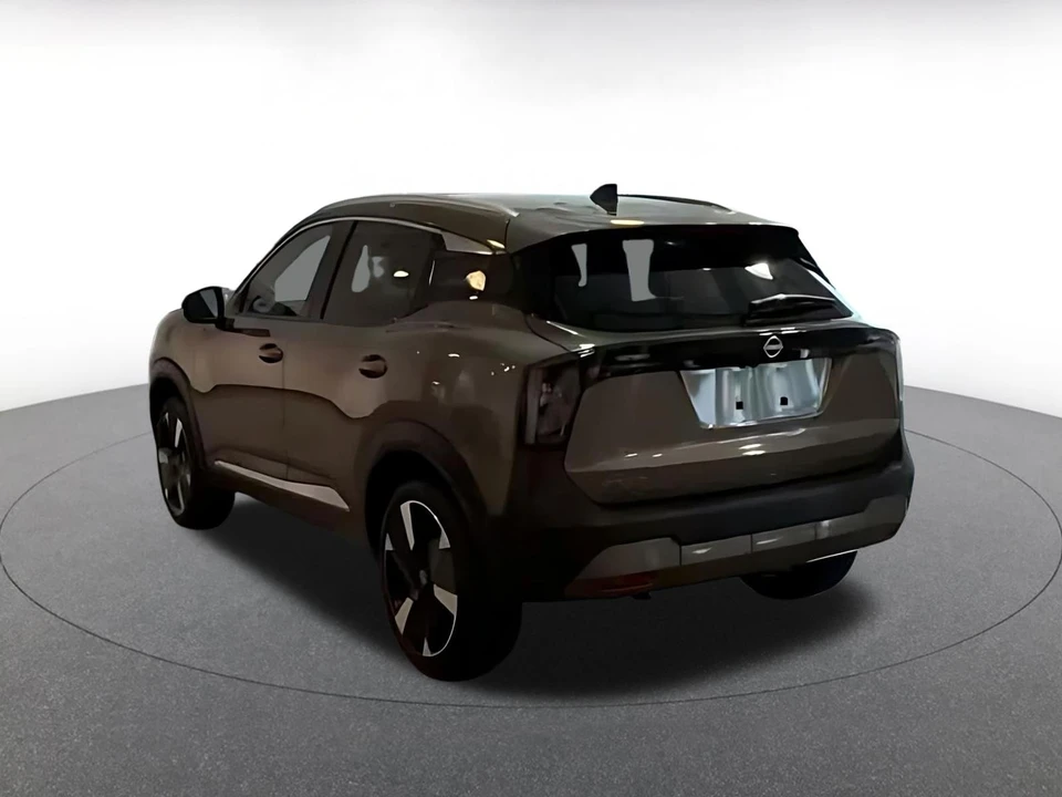 2026 Nissan Kicks - Image 4 of 31