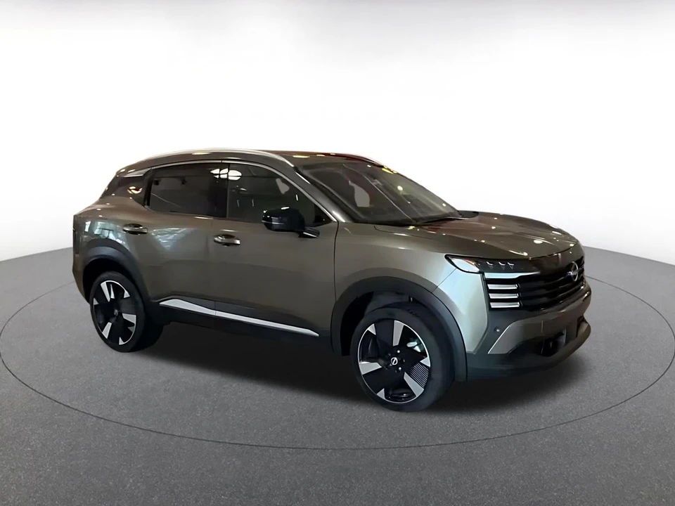 2026 Nissan Kicks - Image 2 of 31