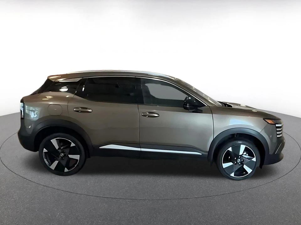 2026 Nissan Kicks - Image 17 of 31