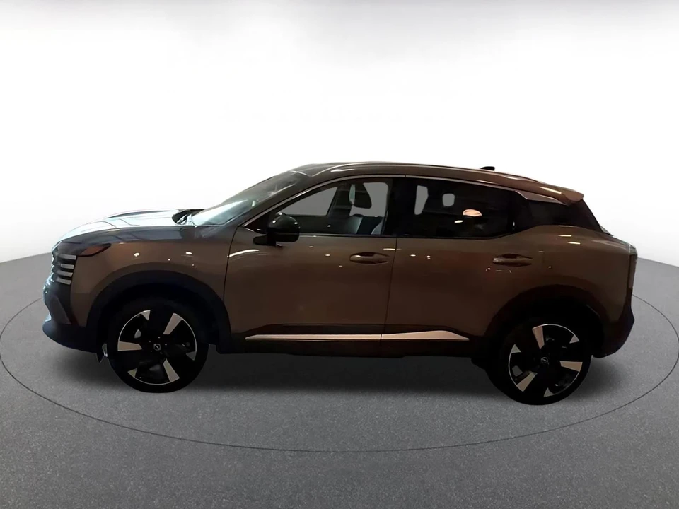 2026 Nissan Kicks - Image 11 of 31
