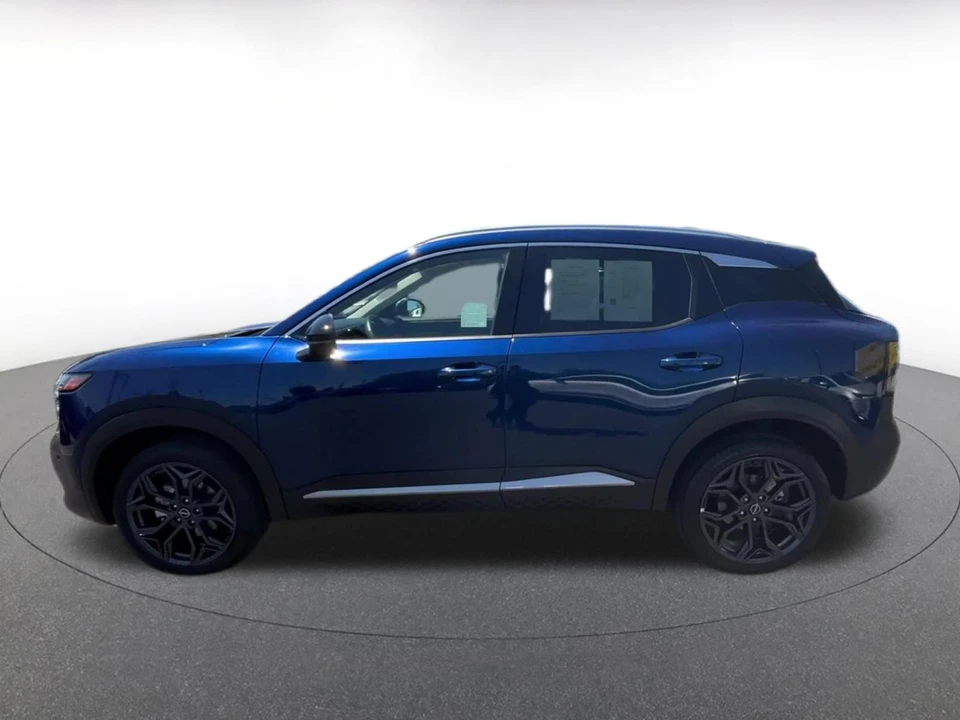 2026 Nissan Kicks - Image 9 of 31