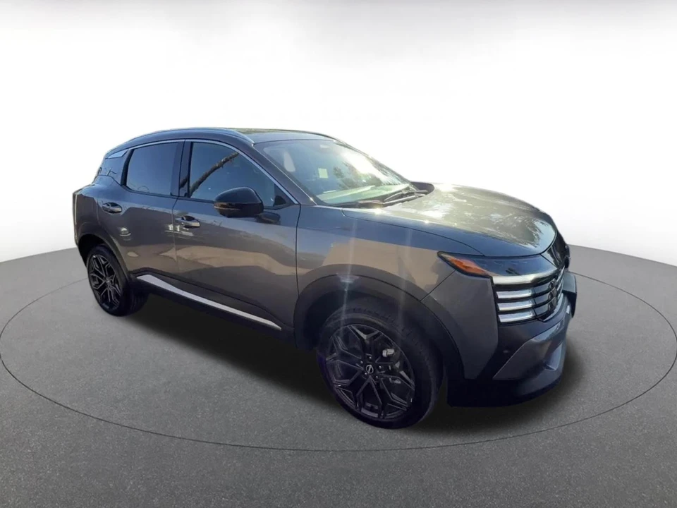 2026 Nissan Kicks - Image 2 of 31