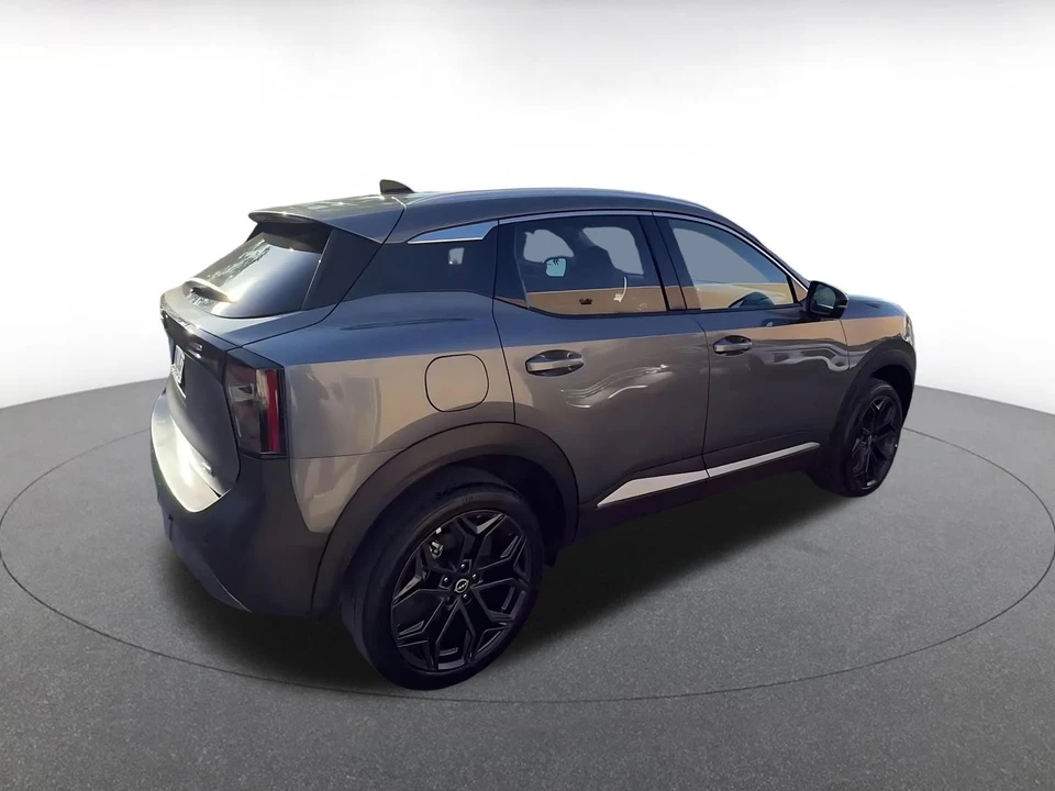 2026 Nissan Kicks - Image 17 of 31
