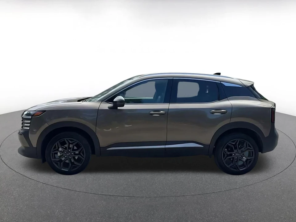 2026 Nissan Kicks - Image 9 of 31