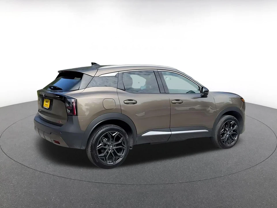 2026 Nissan Kicks - Image 16 of 31