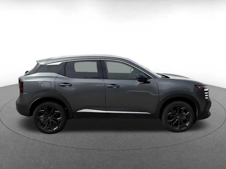 2026 Nissan Kicks - Image 17 of 31
