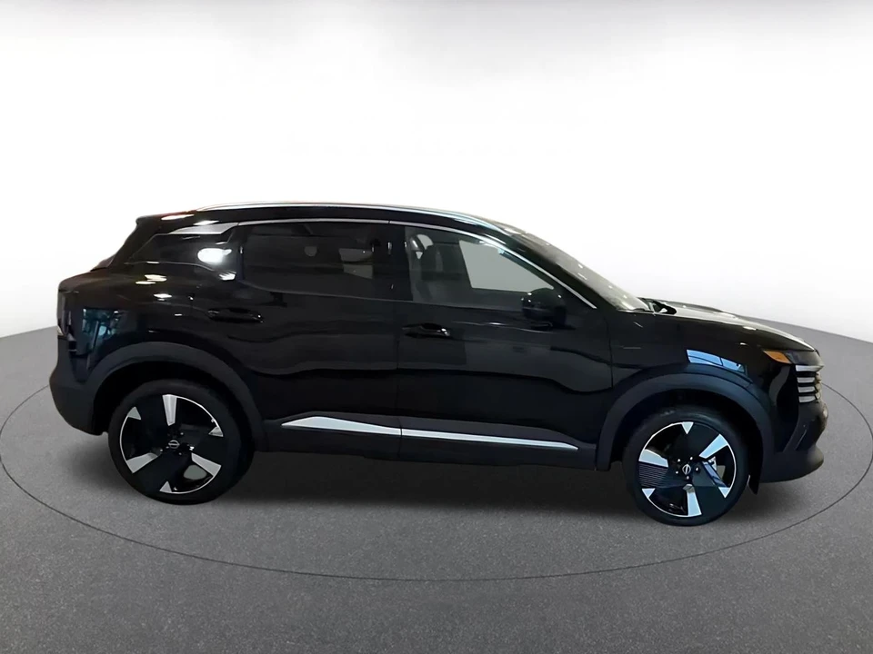 2026 Nissan Kicks - Image 16 of 31