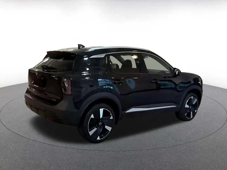 2026 Nissan Kicks - Image 15 of 31