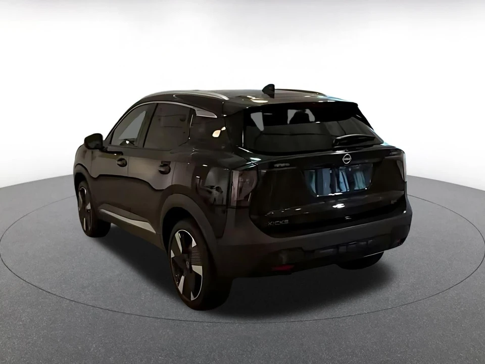 2026 Nissan Kicks - Image 11 of 31