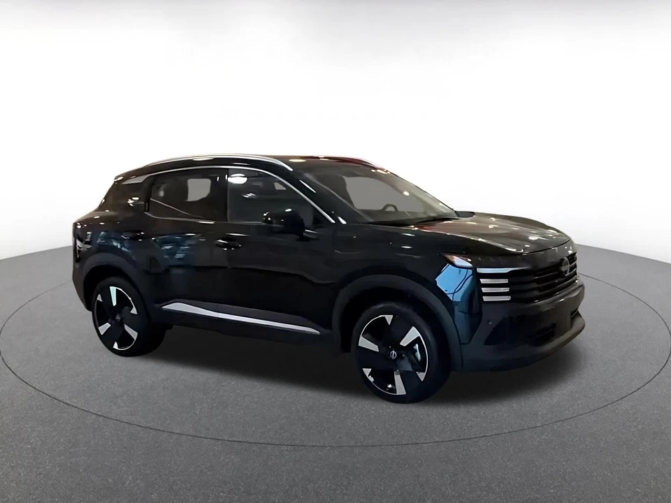2026 Nissan Kicks - Image 2 of 31