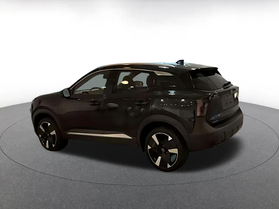 2026 Nissan Kicks - Image 17 of 31