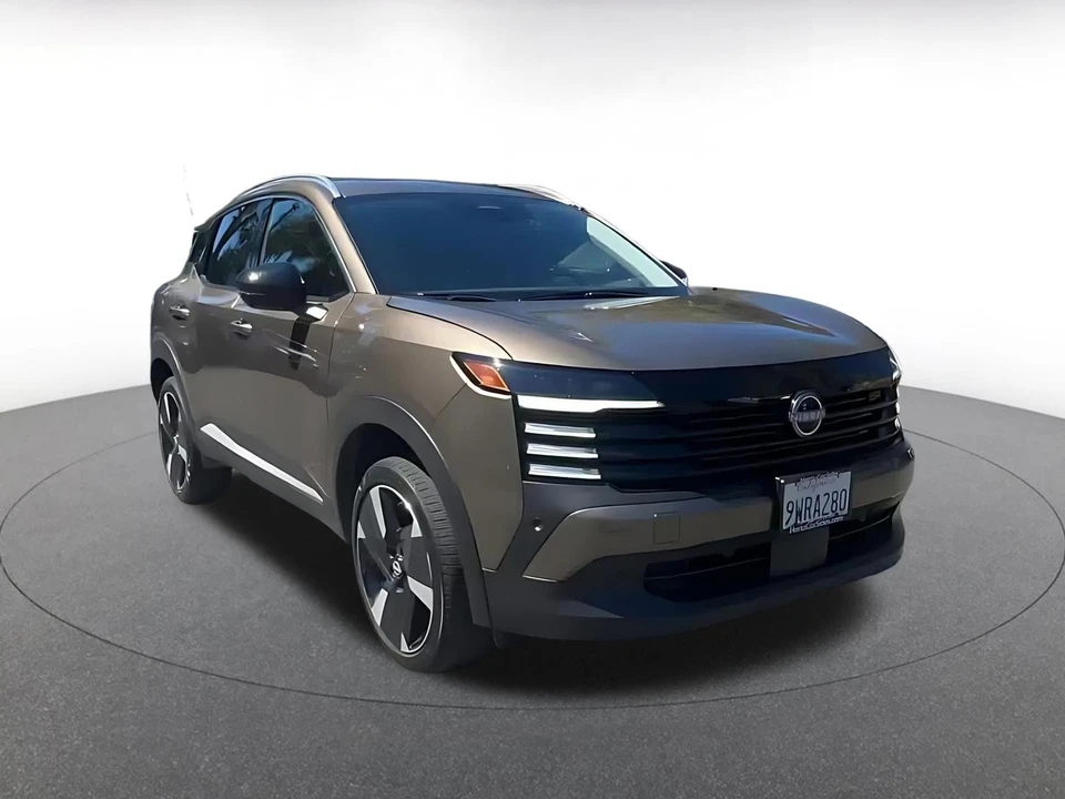 2026 Nissan Kicks - Image 3 of 31