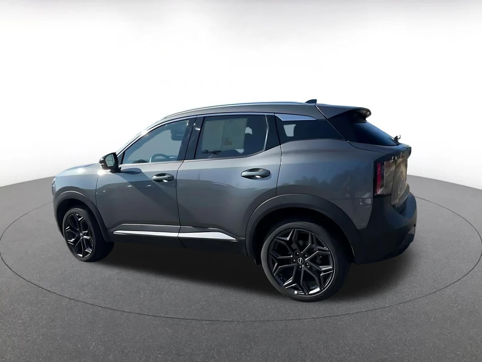 2026 Nissan Kicks - Image 12 of 31