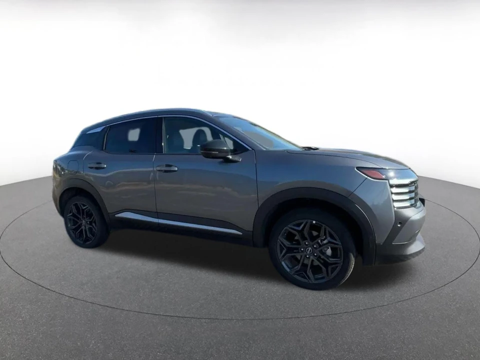 2026 Nissan Kicks - Image 2 of 31