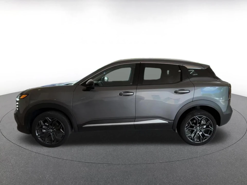 2026 Nissan Kicks - Image 9 of 31