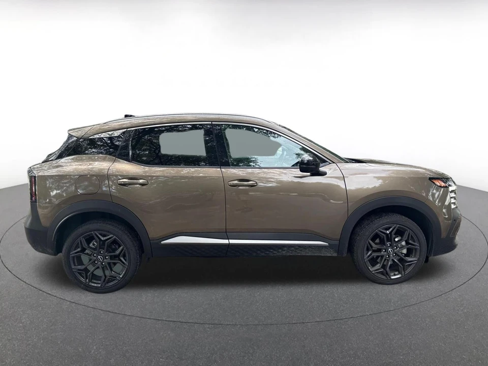 2026 Nissan Kicks - Image 15 of 24