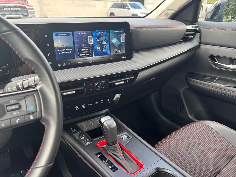 2026 Nissan Kicks - Image 18 of 31