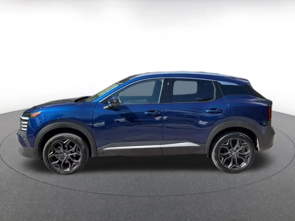 2026 Nissan Kicks - Image 9 of 31