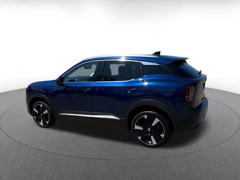 2026 Nissan Kicks - Image 11 of 31