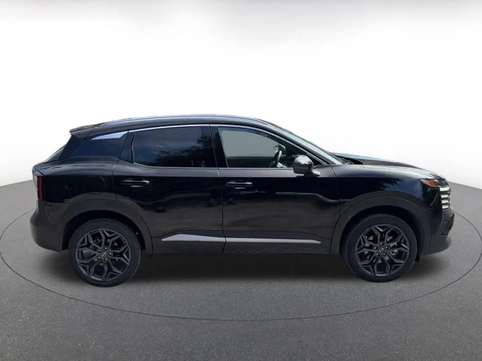2026 Nissan Kicks - Image 17 of 31