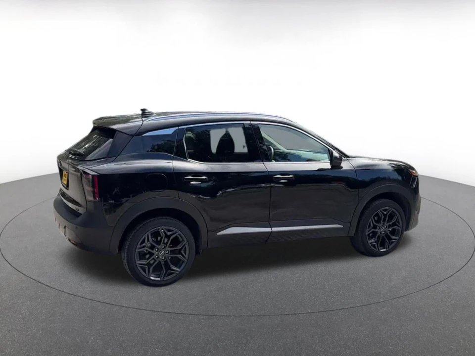 2026 Nissan Kicks - Image 16 of 31