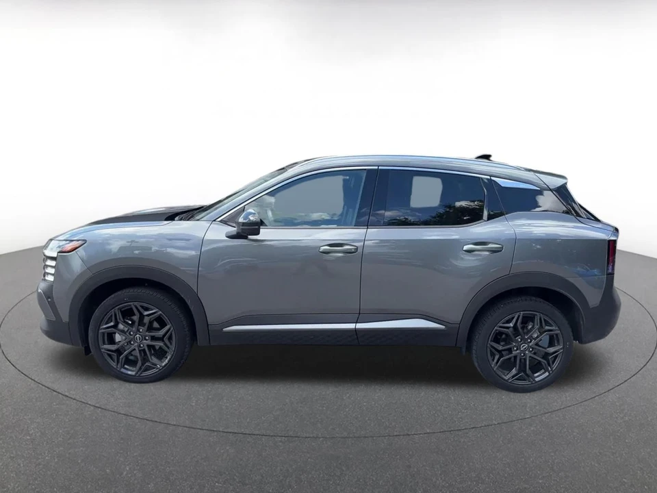 2026 Nissan Kicks - Image 8 of 31